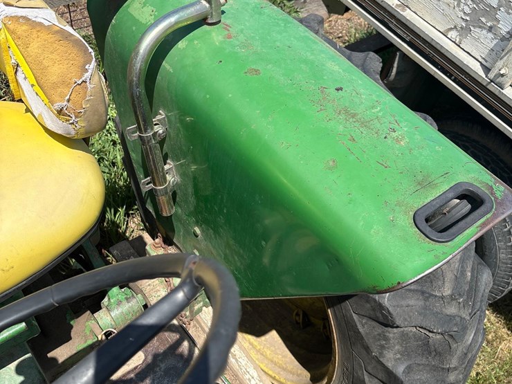 john-deere-3020-image-34