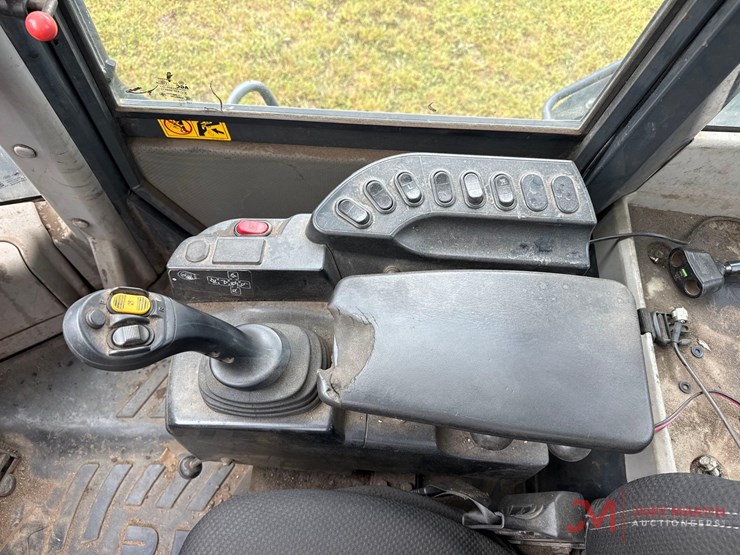 2017-komatsu-wa470-8-image-16