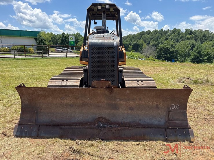 2018-case-750m-lgp-image-7