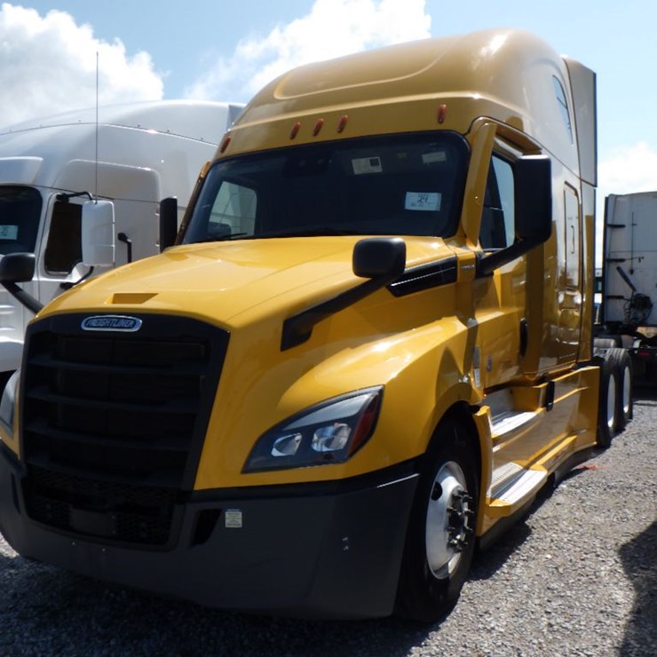 2022 FREIGHTLINER CASCADIA 126