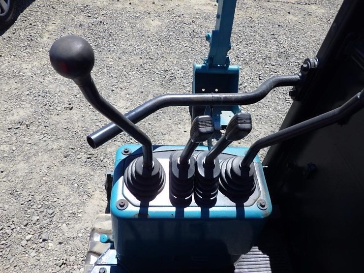 kubota-r-20p-hydraulic-excavator-image-28