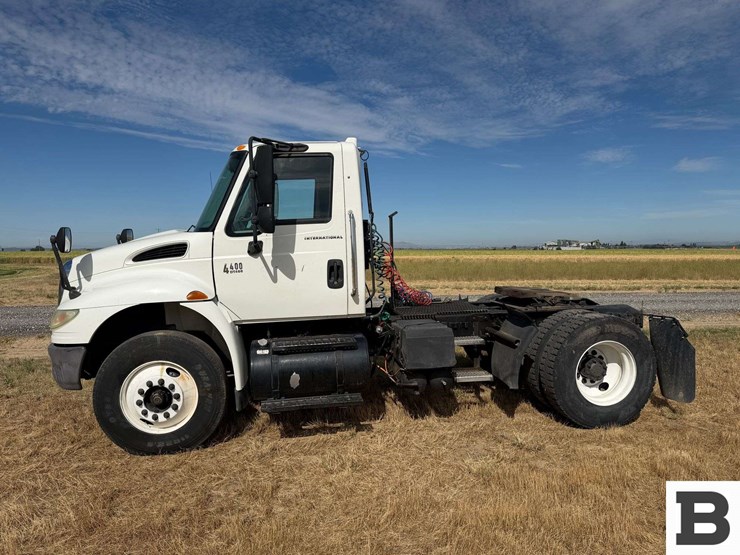 2006-international-durastar-4400-image-5