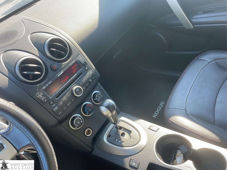 2010-nissan-rogue-image-13