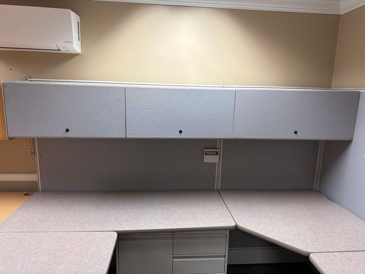 8’-x-8’-sectional-desk-image-7