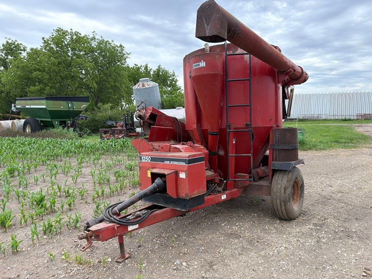 case-ih-1250-image-2