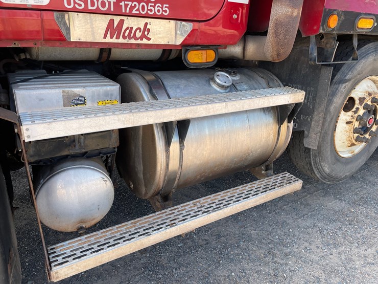 2007-mack-cl700-image-15
