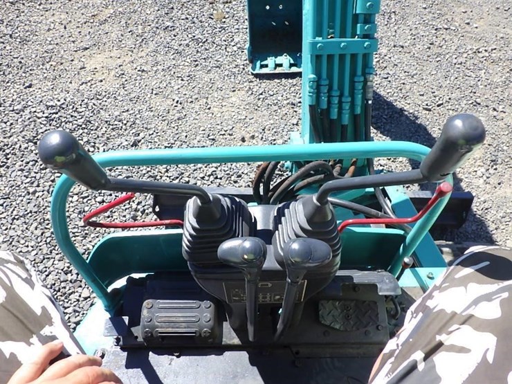 yanmar-vio30-image-27