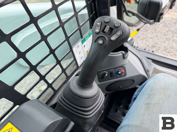 2024-bobcat-t650-image-51