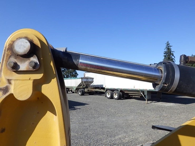 2017-caterpillar-910m-image-15