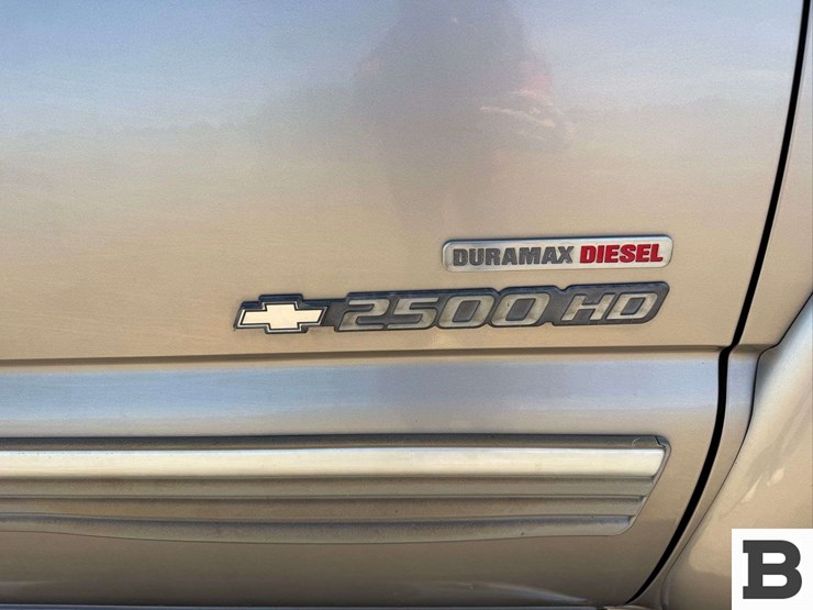 2002-chevrolet-silverado-2500hd-image-15