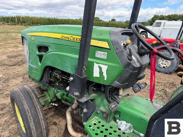2009-john-deere-5101en-image-17