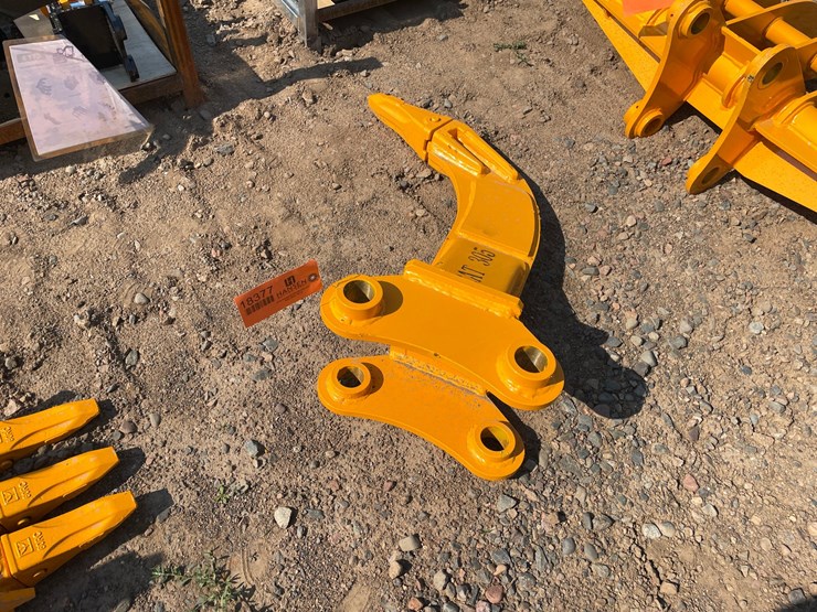 2026-caterpillar-305-image-2