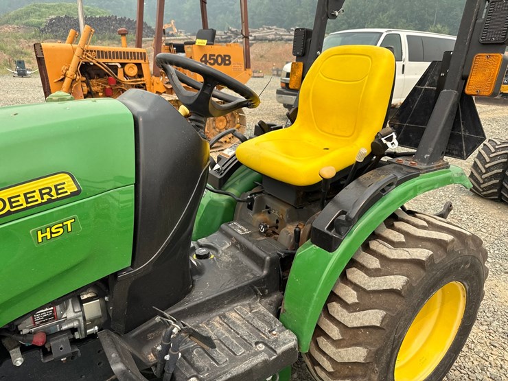 2014-john-deere-2025r-image-21