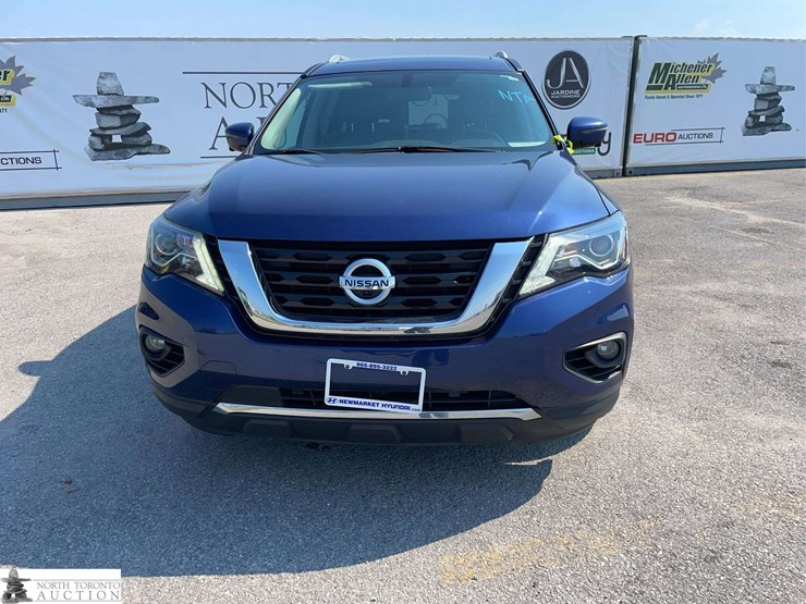 2017-nissan-pathfinder-image-2