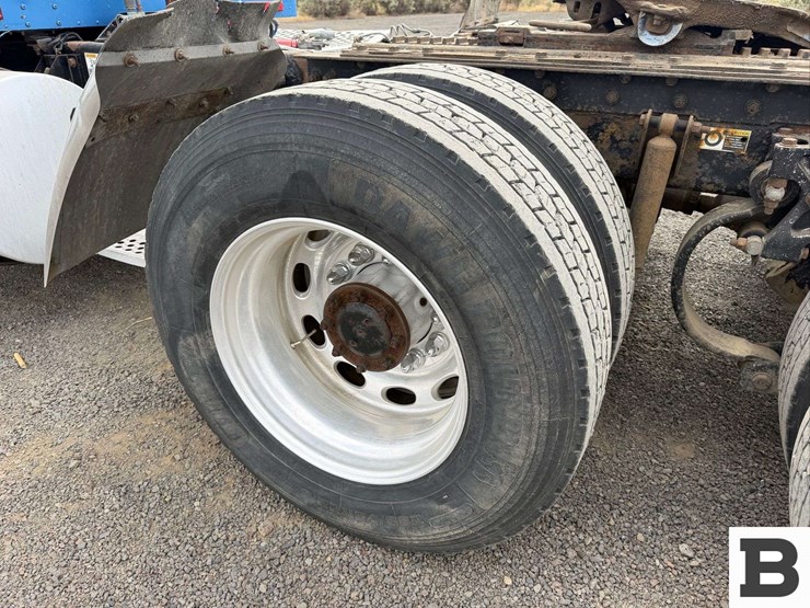 2007-kenworth-w900-image-11