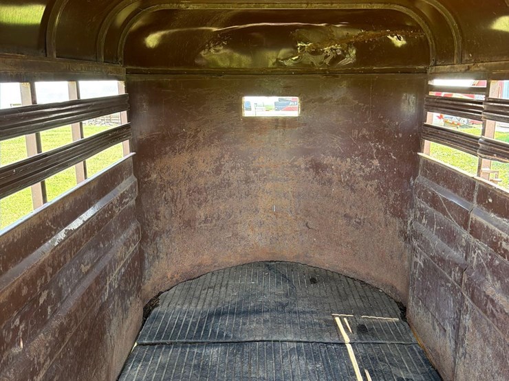 1984-circle-j-6ft-x-16ft-bumper-hitch-livestock-trailer-image-27