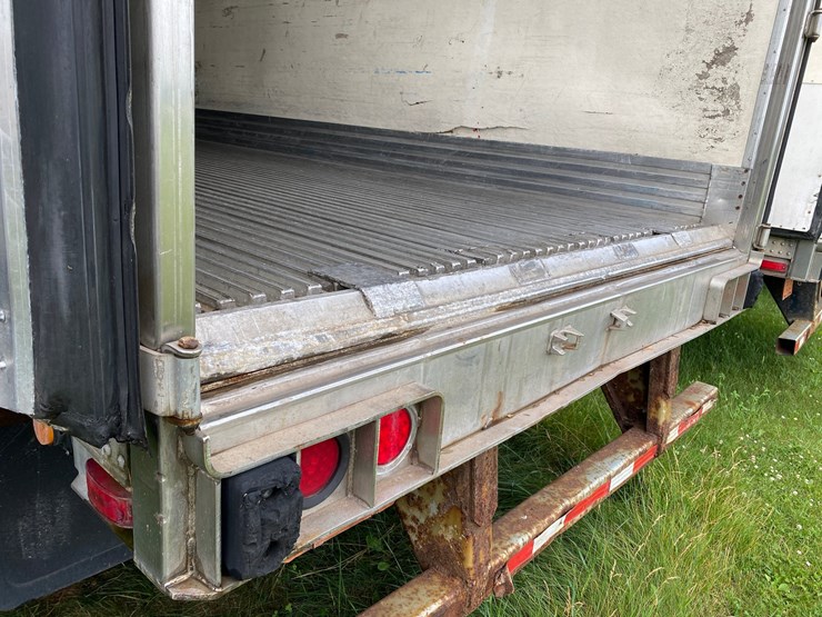 2005-utility-3000r-reefer-image-13