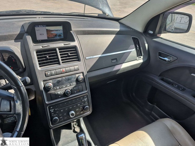 2010-dodge-journey-image-13