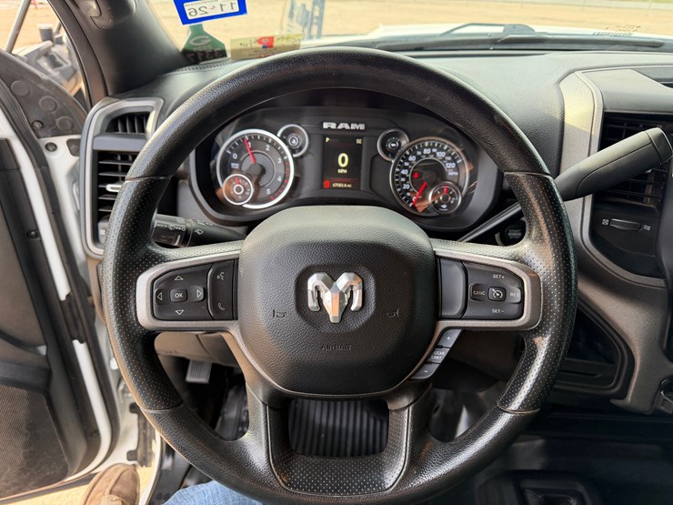 2024-ram-5500-crew-cab-mechanics-truck,-4x4-image-18