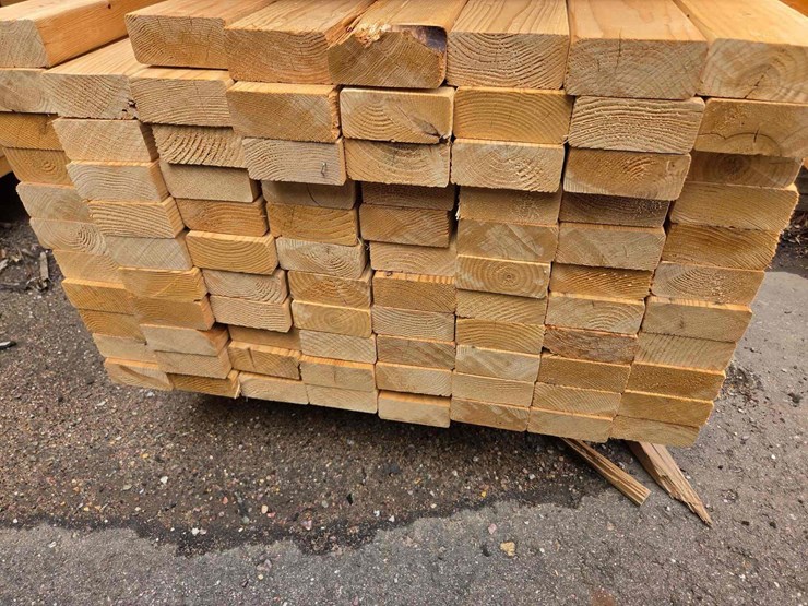 2x4-lumber-image-1