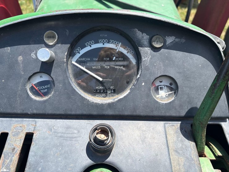 john-deere-3020-image-35