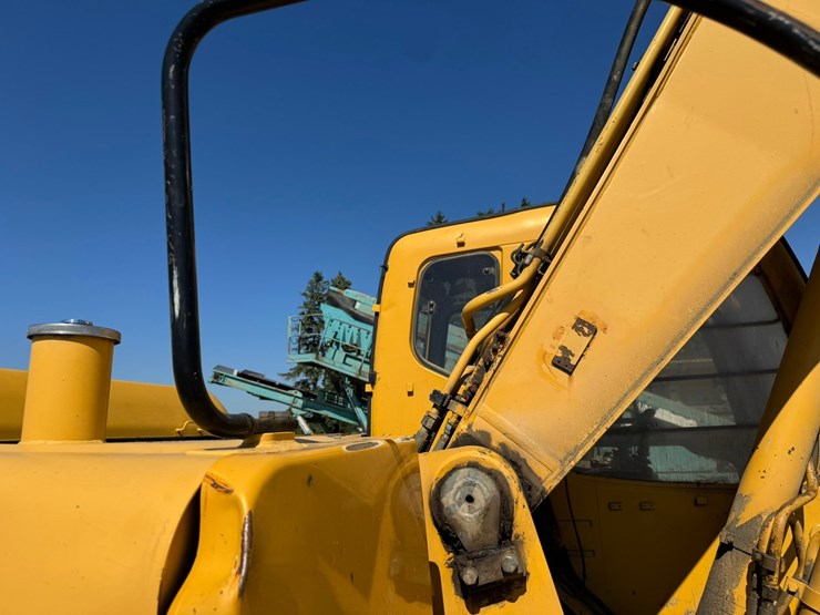 deere-230-lc-image-25