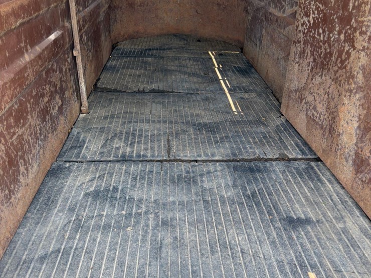 1984-circle-j-6ft-x-16ft-bumper-hitch-livestock-trailer-image-32