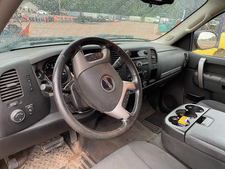 2010-gmc-1500-image-9