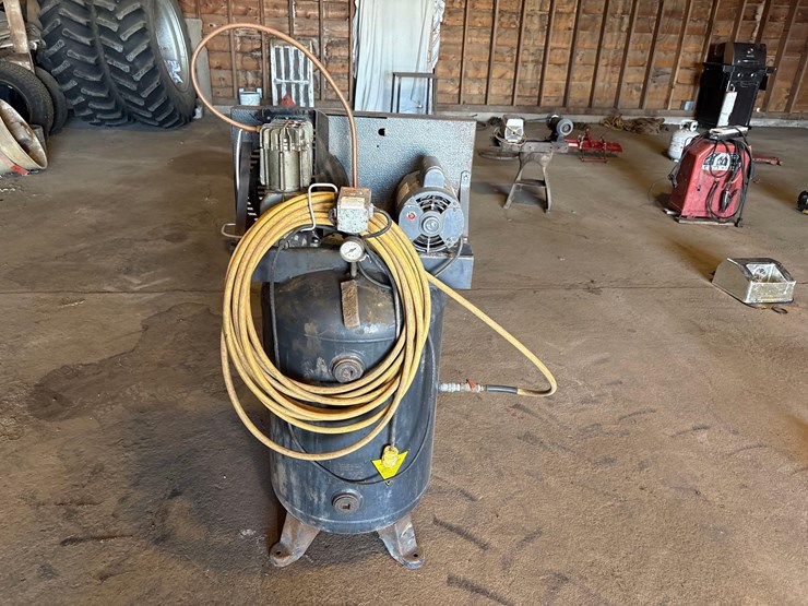stationary-air-compressor-image-1