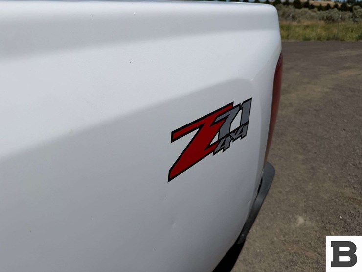 2013-chevrolet-silverado-3500-image-17