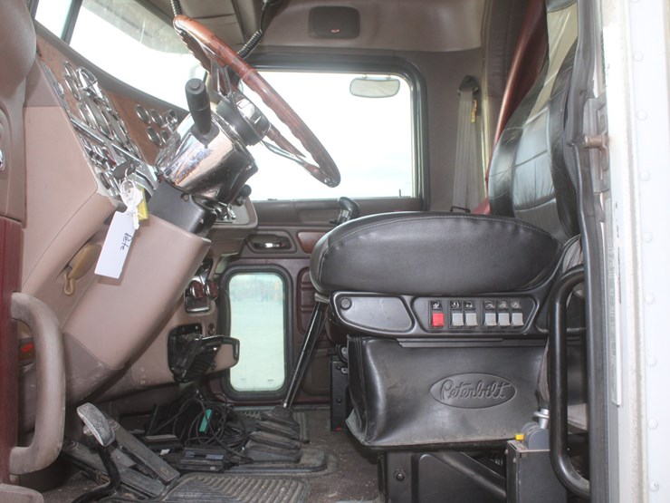 2006-peterbilt-379x-image-66