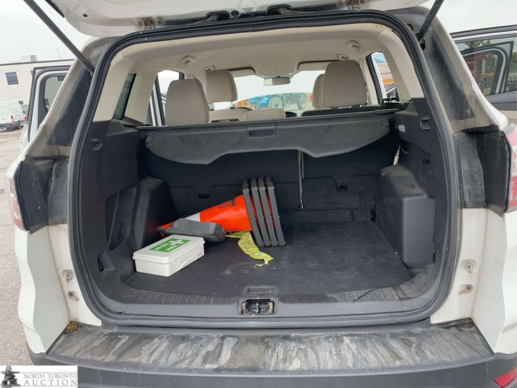 2017-ford-escape-image-19