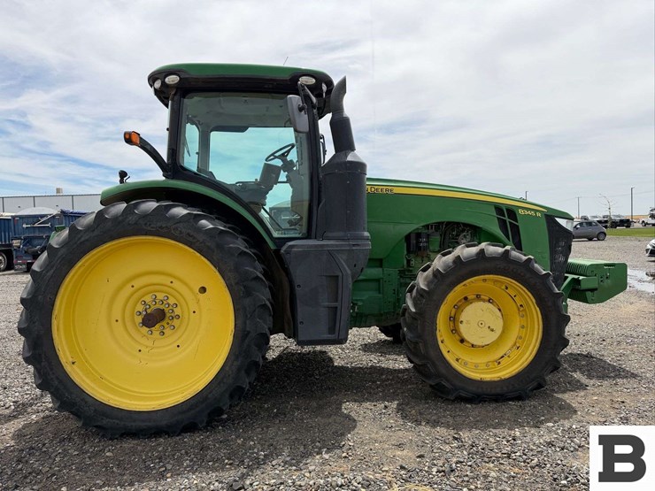 2014-john-deere-8345r-image-7