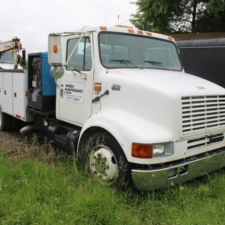 2002 INTERNATIONAL 4700