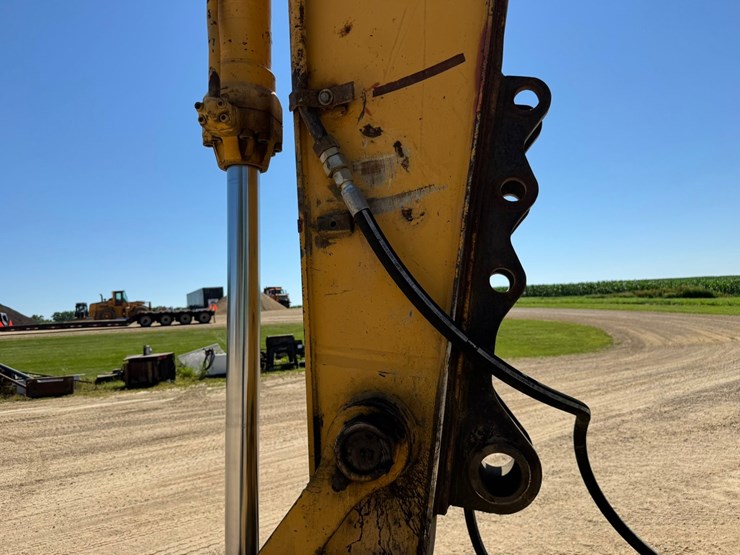 deere-230-lc-image-50