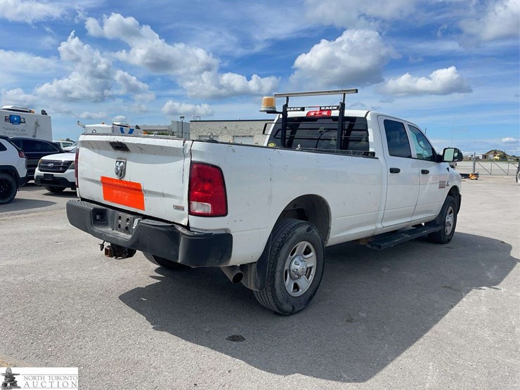 2016-dodge-3500-image-5