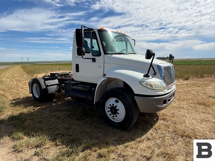2006-international-durastar-4400-image-11