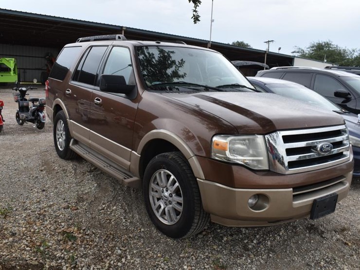 2012-ford-expedition-image-2