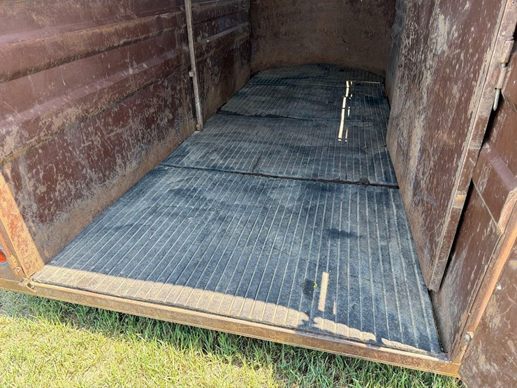 1984-circle-j-6ft-x-16ft-bumper-hitch-livestock-trailer-image-25