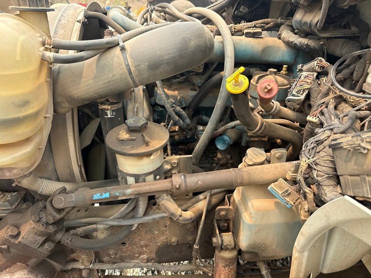 2004-international-durastar-4300-image-20