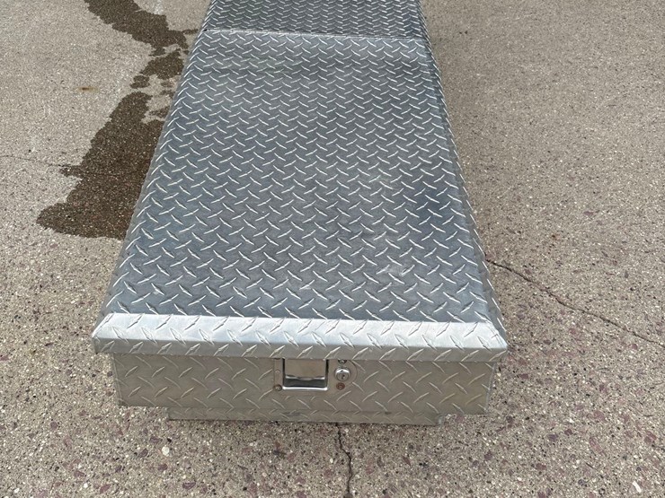 aluminum-pickup-tool-box-image-2
