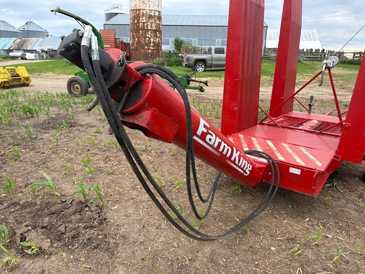 2016-farm-king-drive-over-hopper—1-owner-image-5