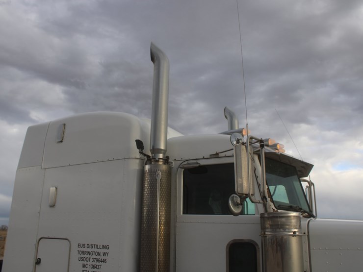 2006-peterbilt-379x-image-24