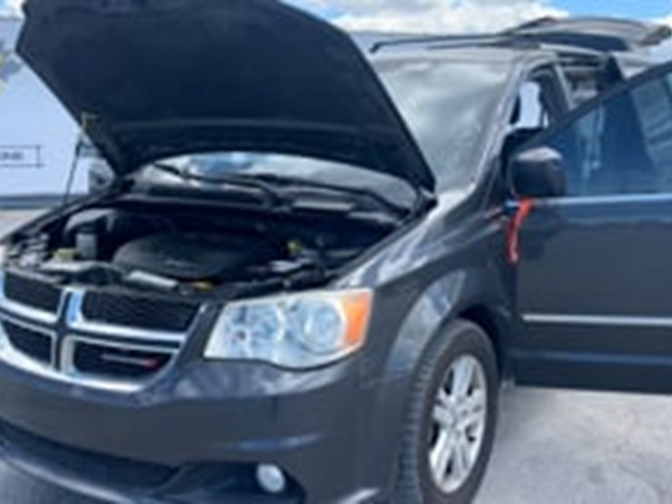 2012-dodge-grand-caravan-crew-image-9