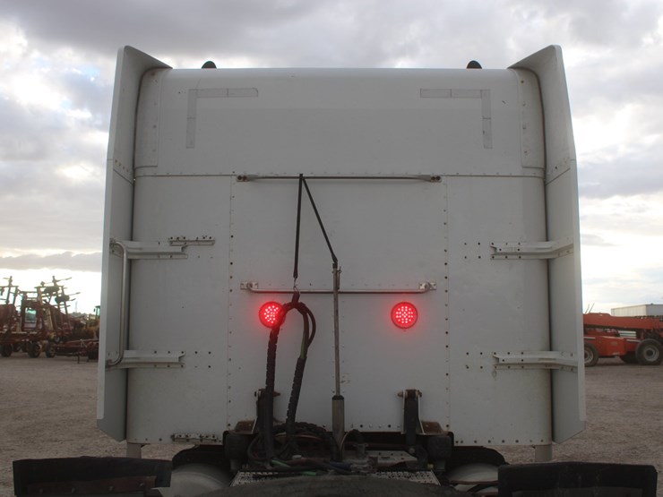 2006-peterbilt-379x-image-41