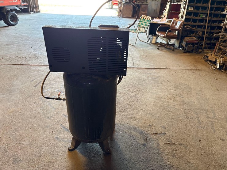 stationary-air-compressor-image-4