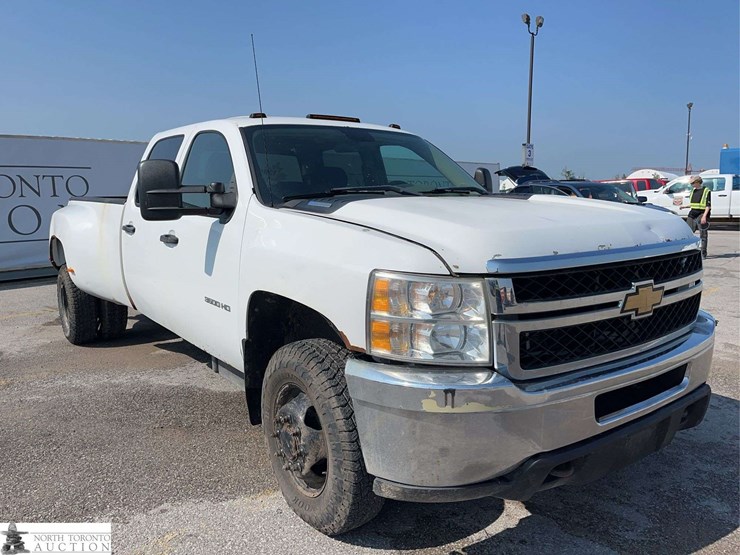 2012-chevrolet-silverado-3500hd-image-3