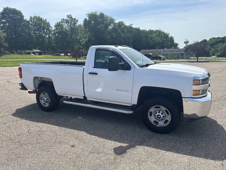 2018-chevrolet-silverado-2500hd-image-3