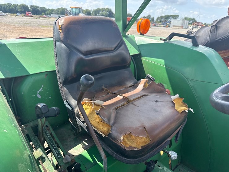 1992-john-deere-1070-image-28