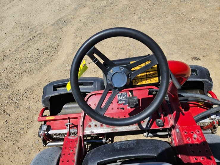 2016-toro-greensmaster-3150-image-25